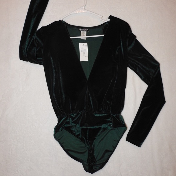 BRAND NEW⚡️ VELVET BODYSUIT - Picture 3 of 3